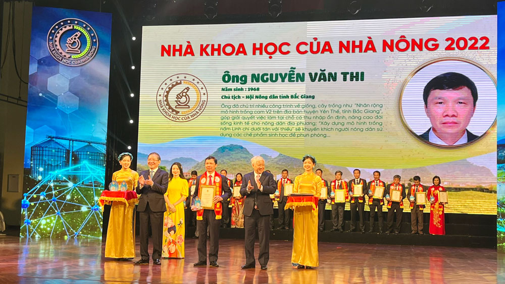 Chủ tịch Hội Nông dân tỉnh Bắc Giang Nguyễn Văn Thi được vinh danh “Nhà khoa học của nhà nông”
